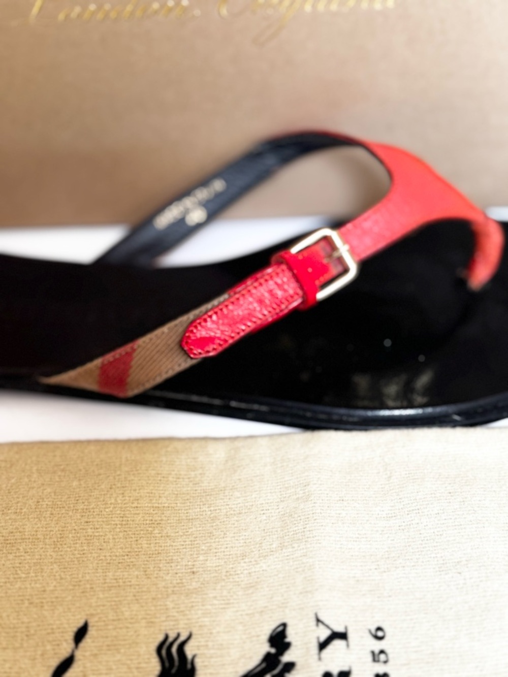 Burberry Women’s Orange Leather Thong Sandals with Signature Check Strap Size 9 - Picture 5 of 10
